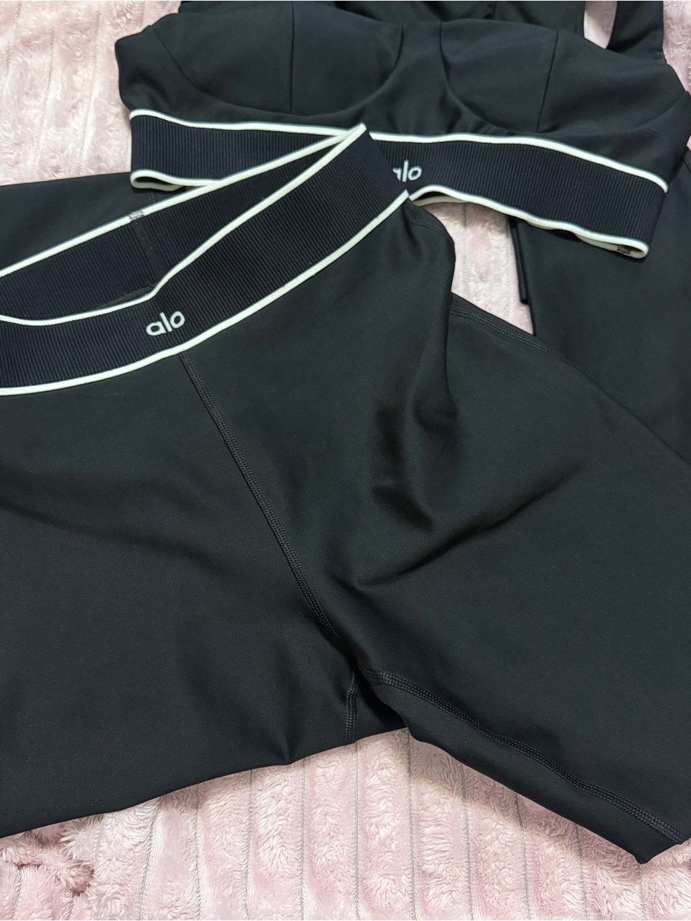 ALO Yoga Black Sports Bralette with White Trim and Ribbed Band leggings SET